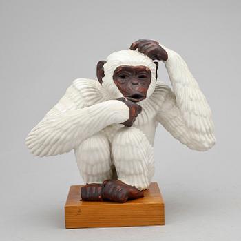 FIGURIN, stengods, Gunnar Nylund, signerad och numrerad 244/250.