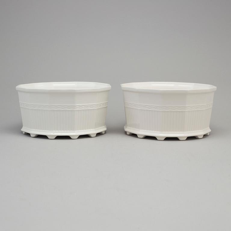A pair of porcelain plant pots from Prins Eugens Waldemarsudde, Gustavsberg.