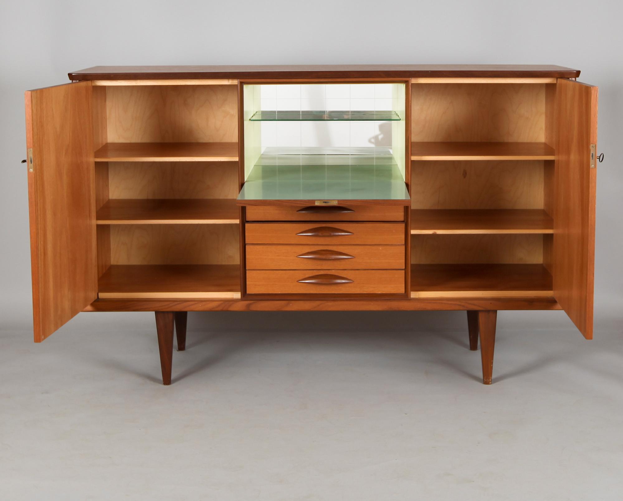 SIDEBOARD, 1900-talets andra hälft.