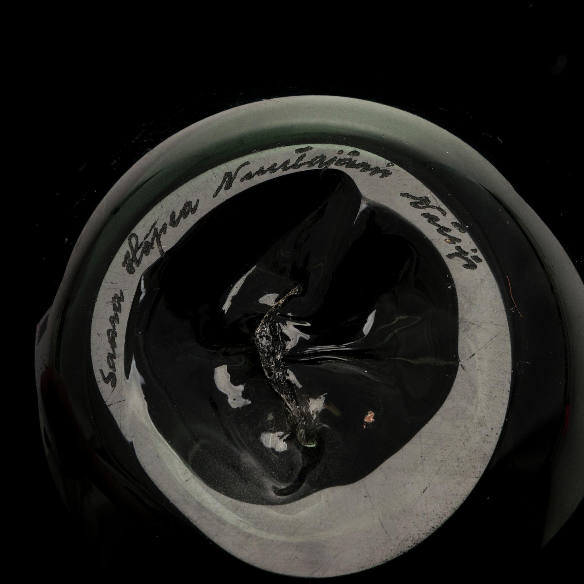 SAARA HOPEA, MALJAKKO, "Taifuuni", lasia, signeerattu Saara Hopea Nuutajärvi Notsjö.