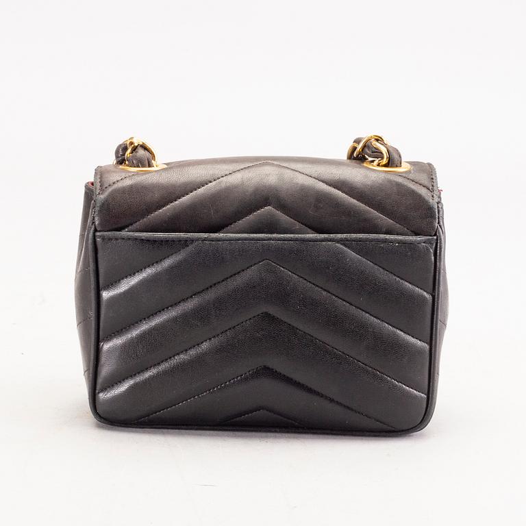 An Chanel bag.