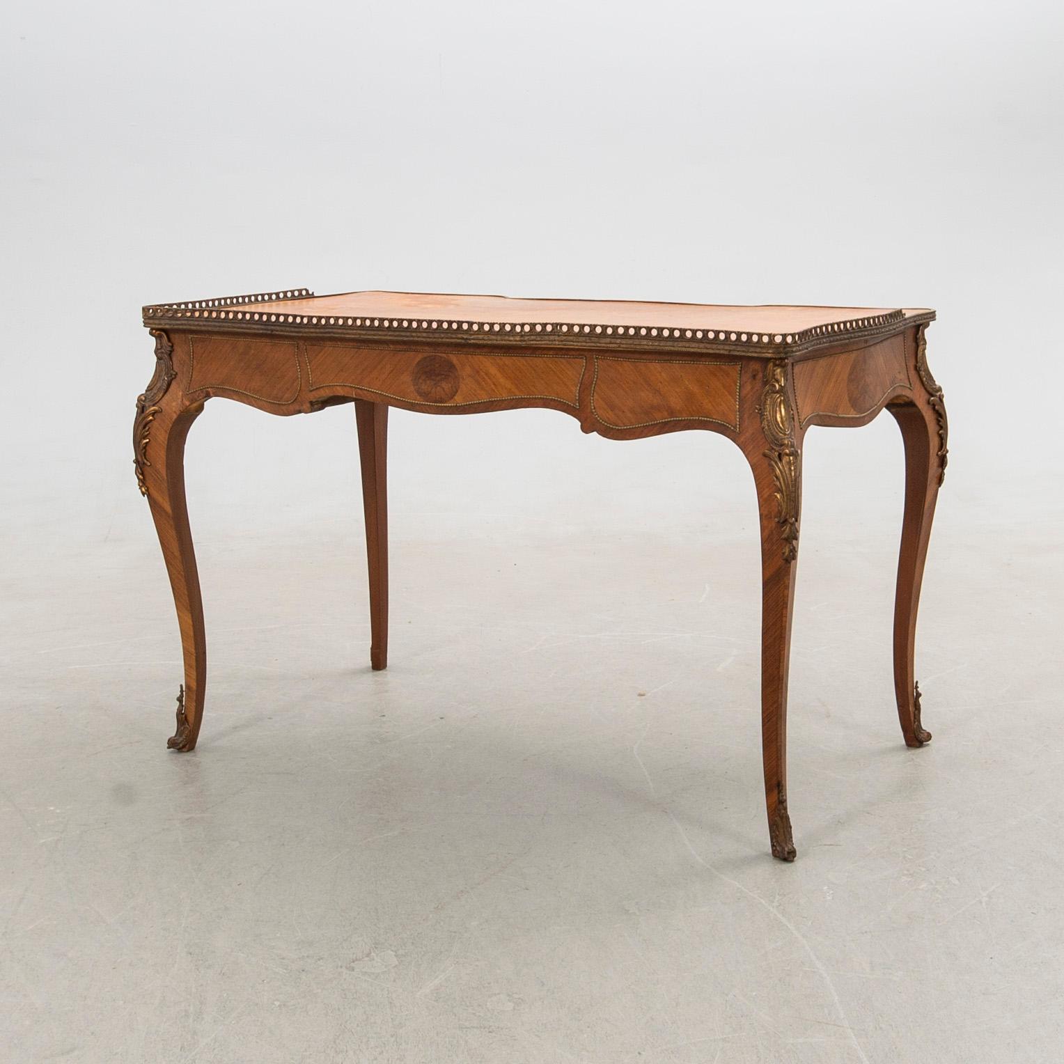 Desk, Rococo style, first half of the 20th century.