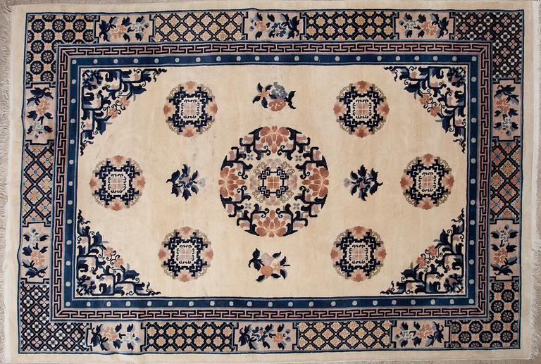 MATTA, Kina. Ca 241x166 cm.