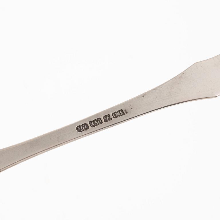 A pair of Norwegian Silver Serving Cutlery, David Andersen, circa 1910-20.