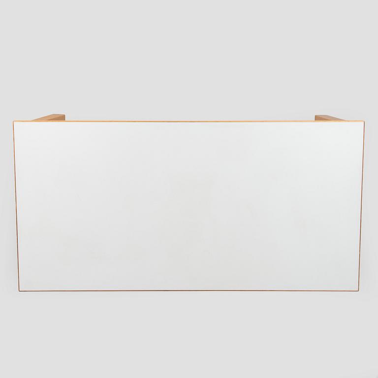 Alvar Aalto, bord, modell 82A, Artek.