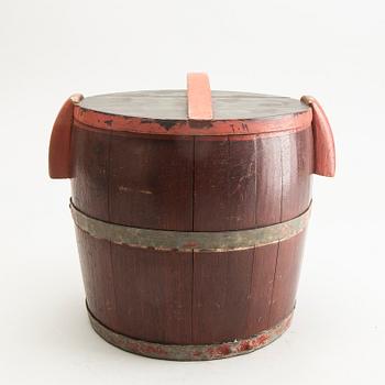 A tray, a bucket with cover and a shelf, South East Asia, Jakarta/Indonesia.