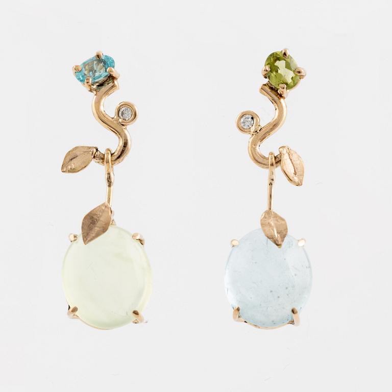 Cabochon cut aquamarine and prehnite earrings.