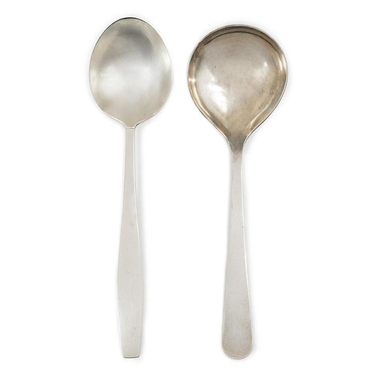 Skedar, 2 st, silver, Wiwen Nilsson och Rey Urban, Sverige, 1949-74.