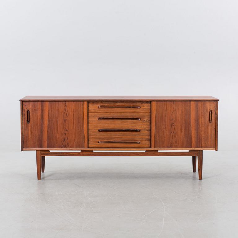 SIDEBOARD, "Cortina", Nils Jonsson, Troeds Möbelfabrik, Bjärnum, 1900-talets tredje kvartal. -Cites-intyg.