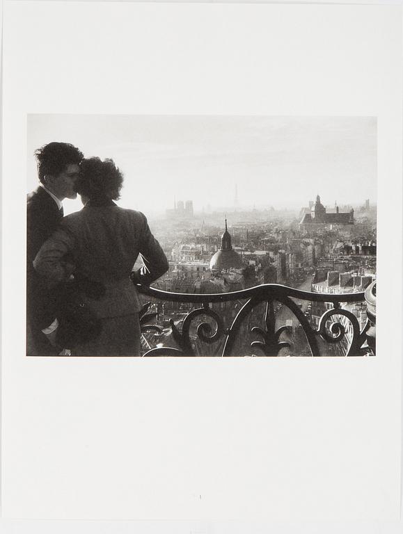 WILLY RONIS, Limited Edition Portfolio with 12 Collotype Plates, signed and numbered 238/290 on the colophon.