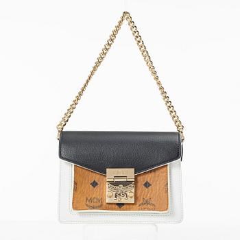 MCM, bag.