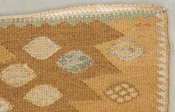 CARPET. "Tånga gul". Tapestry weave. 336,5 x 244 cm. Signed AB MMF BN.