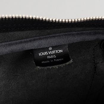Louis Vuitton, a 'Taiga Kendall GM'.
