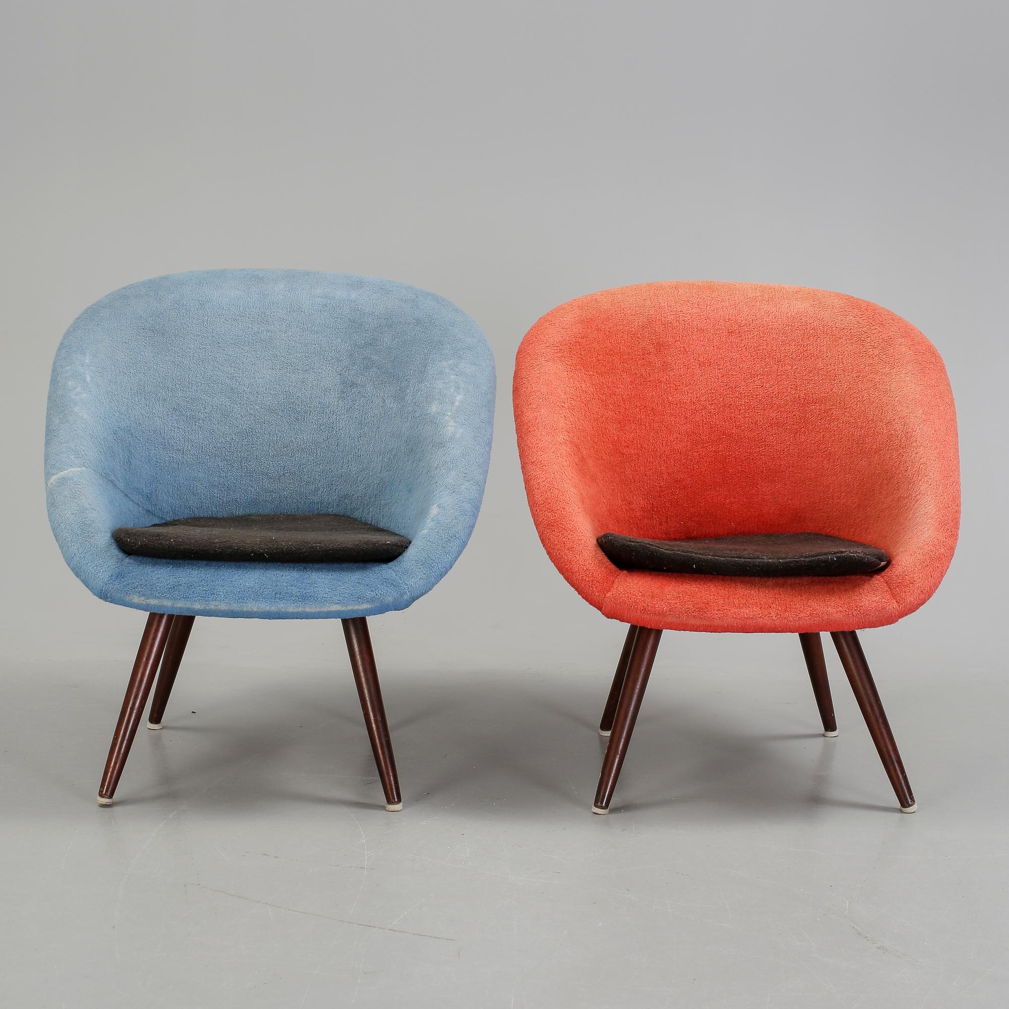 FÅTÖLJER, ett par, 1950-/60-tal.