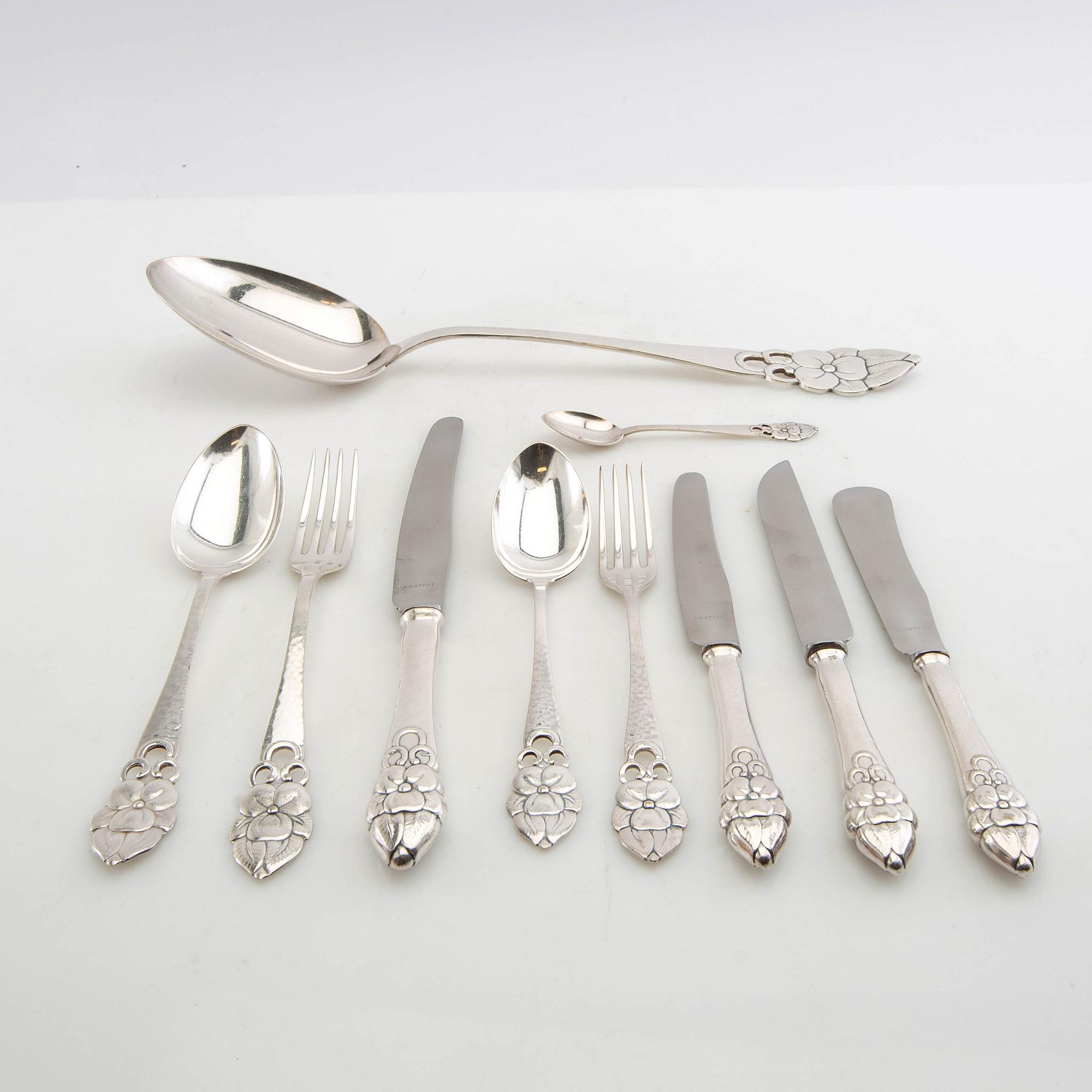 Bestick 89 dlr Jugend 1900-talets början märkta AE&Co nysilver.