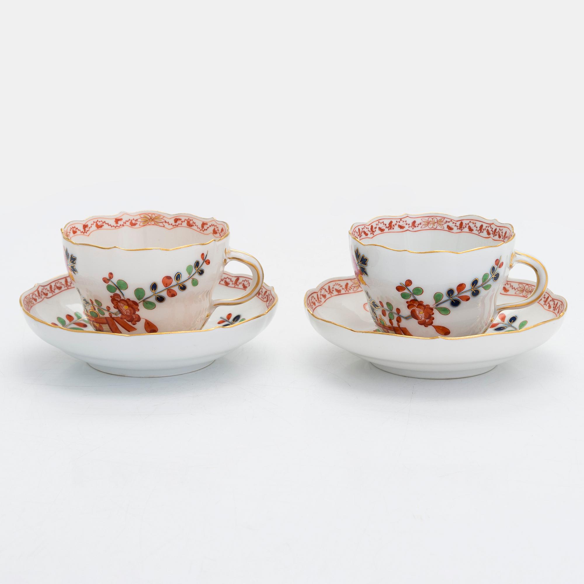 A set of six Meissen porcelain coffee cups with saucers, Germany 1924-34.