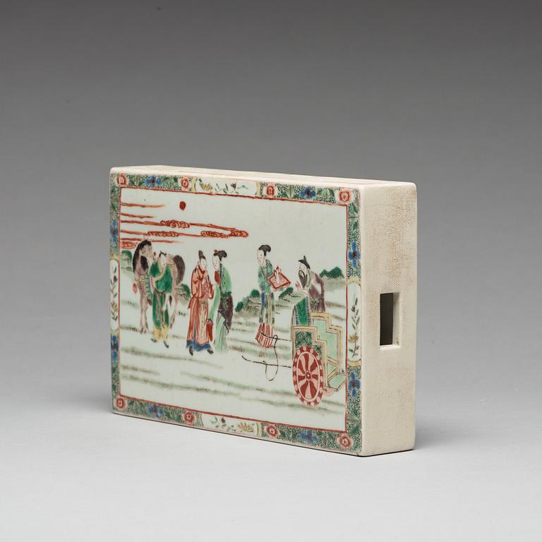 A famille verte porcelain panel/tile, Qing dynasty (1644-1912).