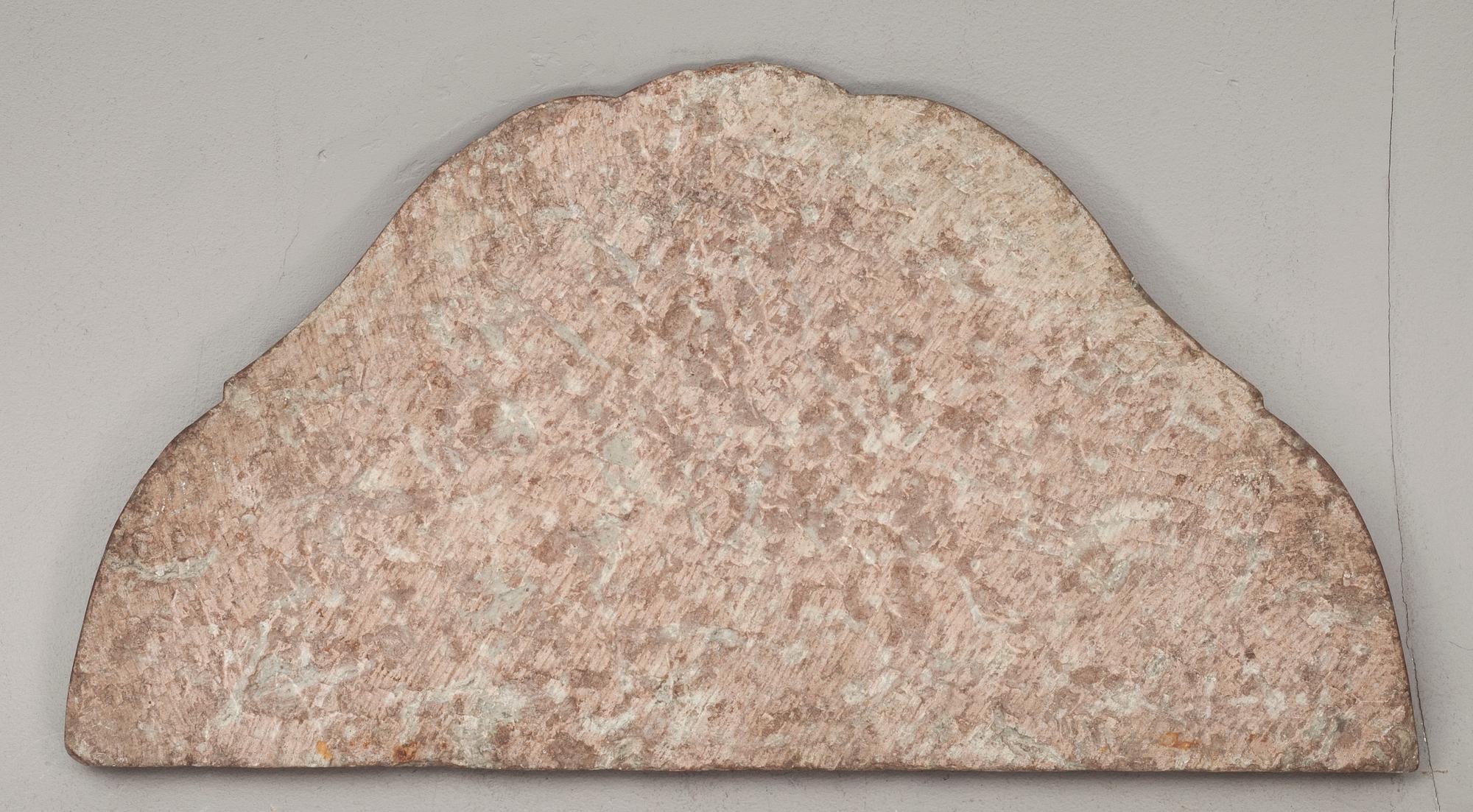 SKIVA AV RÖD KALKSTEN, Sverige, 1700-tal.