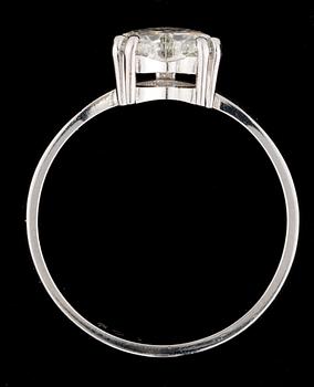 Ring, set wih a heart cut diamond, 1.02 cts.