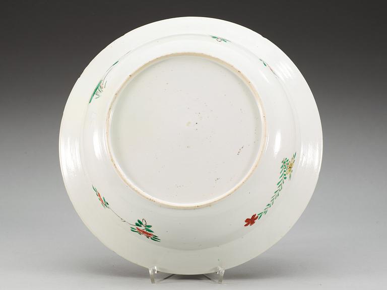 A famille verte charger, Qing dynasty, Kangxi (1662-1722).