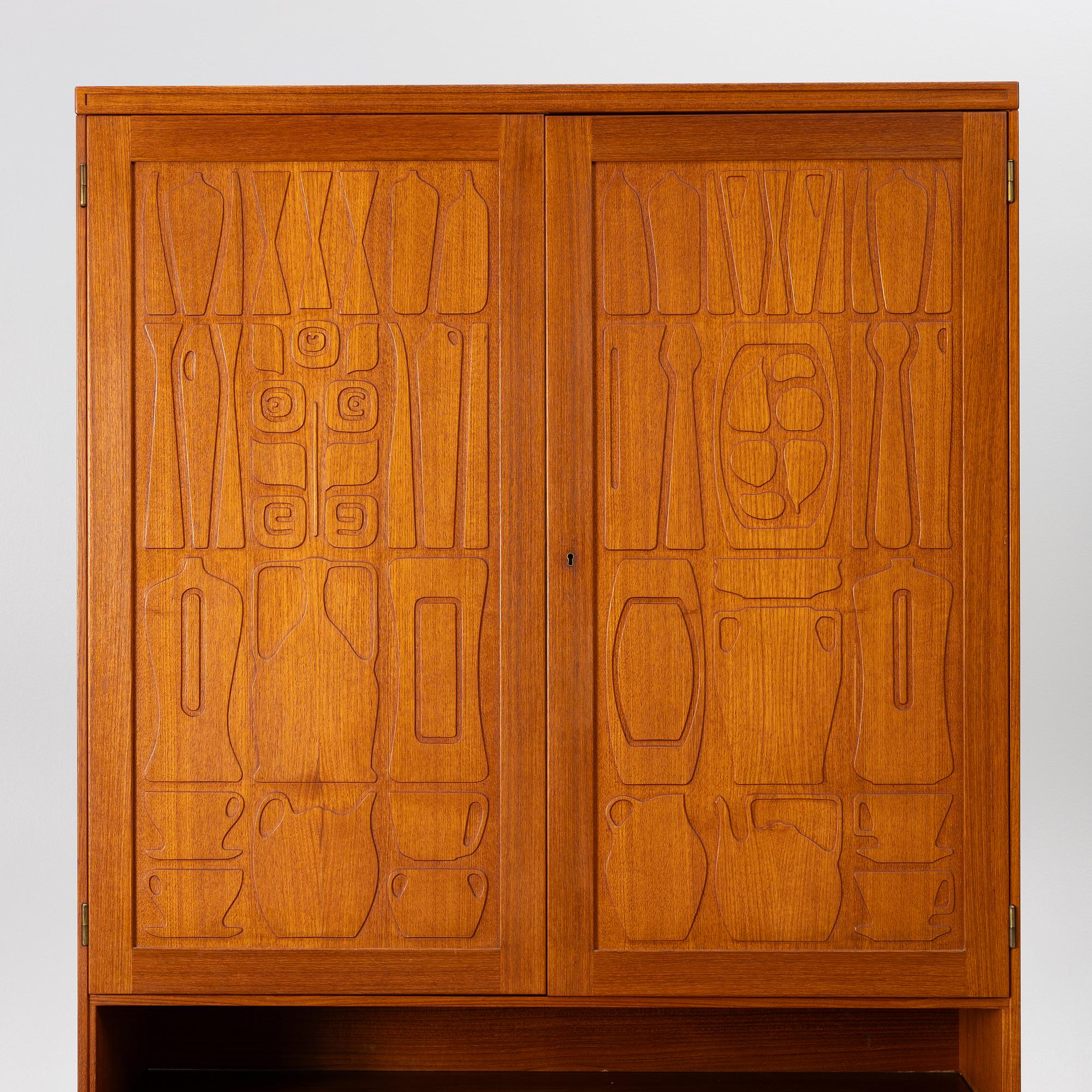 Yngve Ekström, cabinet, "Krus", AB Westbergs Möbler, Tranås, model designed in 1955.
