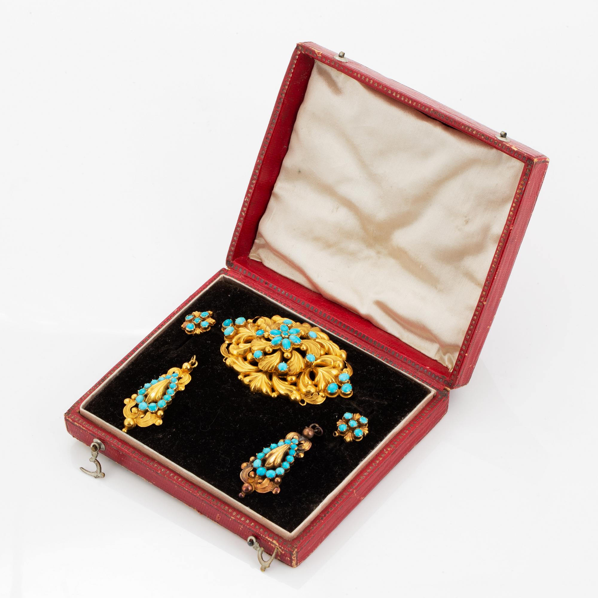 Garnityr, brosch samt örhängen, guld med turkoser. Empire.