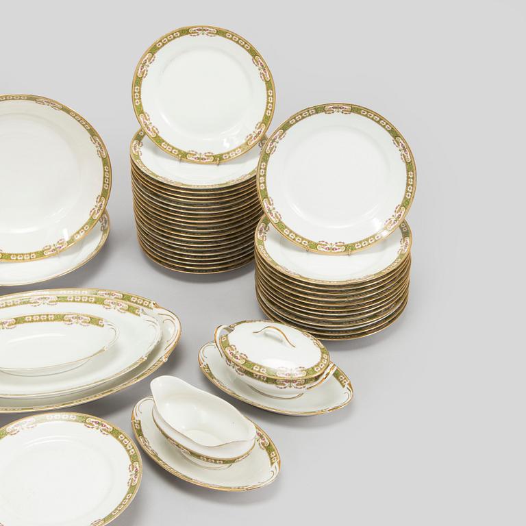 Ruoka-astiasto, 66 osaa, posliinia, Legrand & Cie, Limoges, Ranska 1900-luvun alkupuoli.