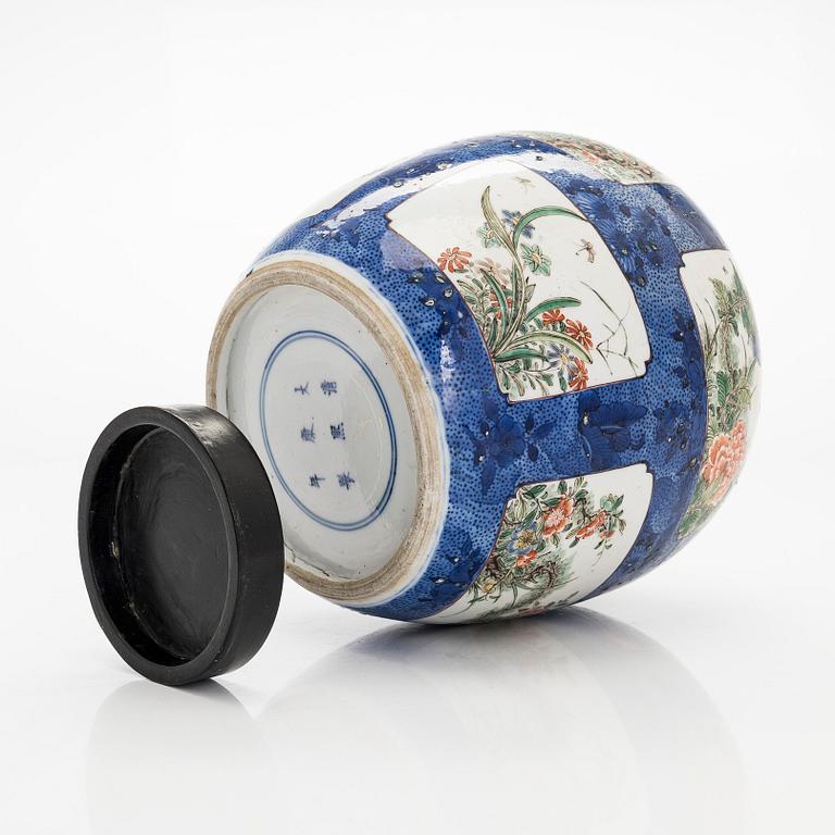 A Kangxi style porcelain urn, China, 20th century.