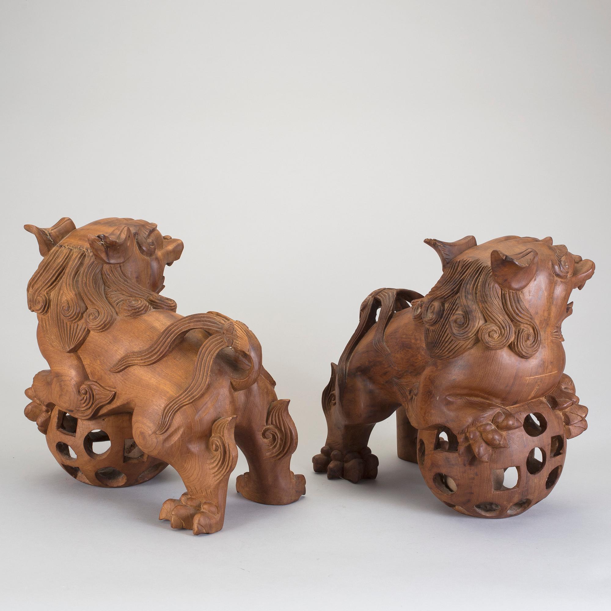 FOHUNDAR, ett par, 1900/2000-tal.