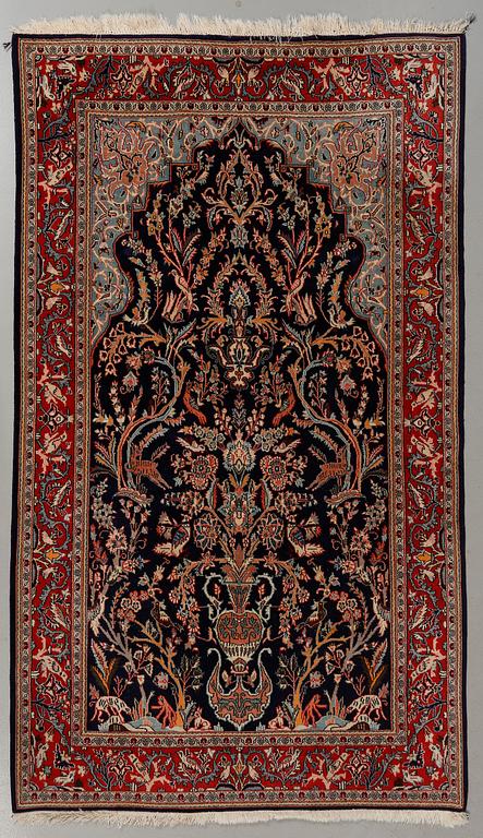 MATTA, troligen Keshan, old/semiantik, ca 212 x 137 cm.