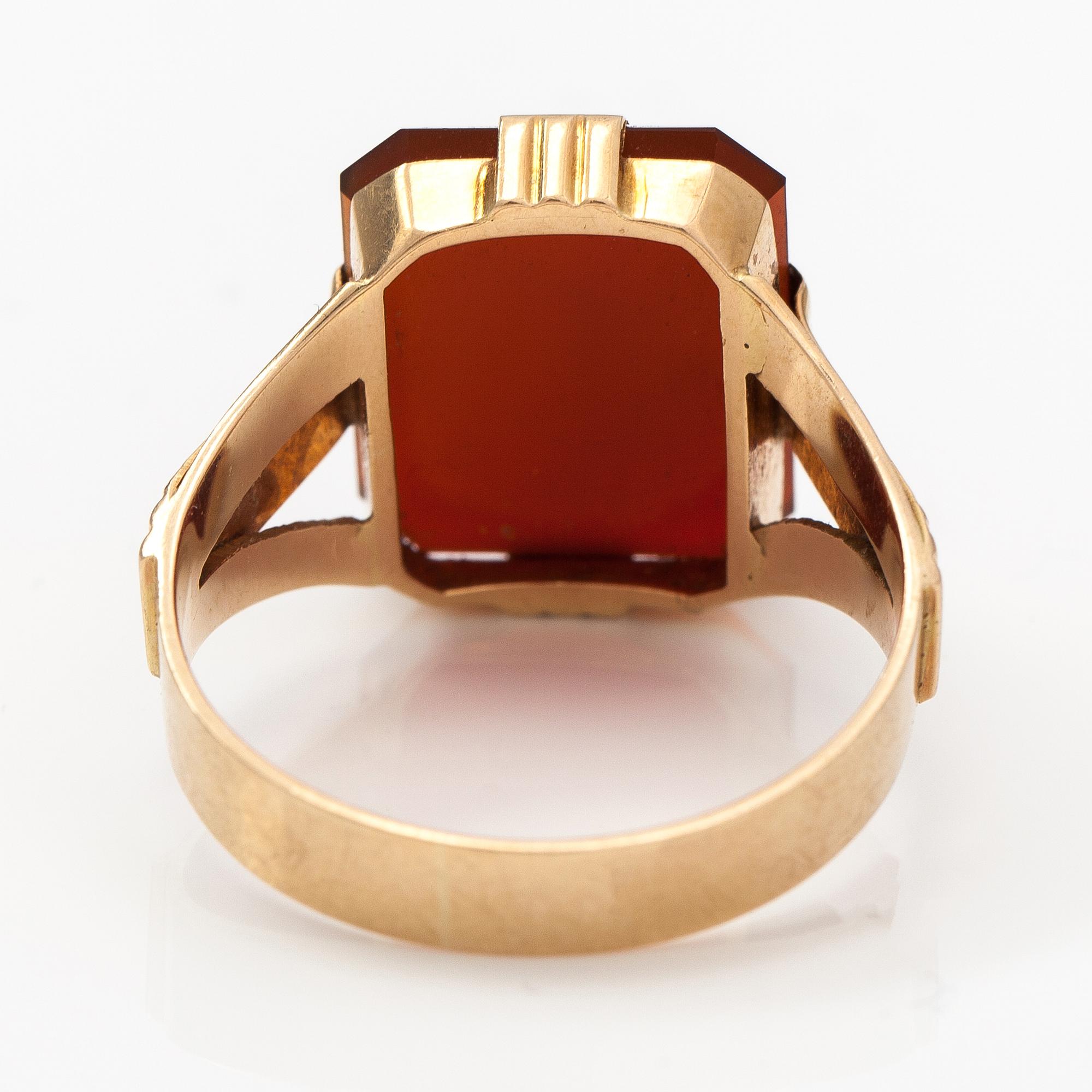 Seal ring, 14K gold, carnelian. Kultateollisuus, Åbo 1951.