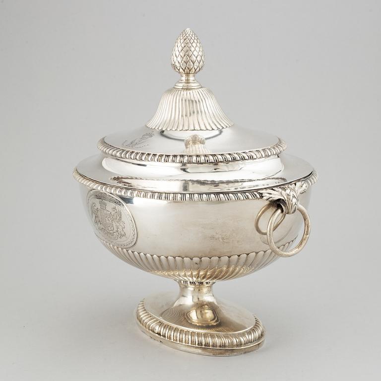 An English 18th century silver tureen, mark of Andrew Fogelberg, London 1773.