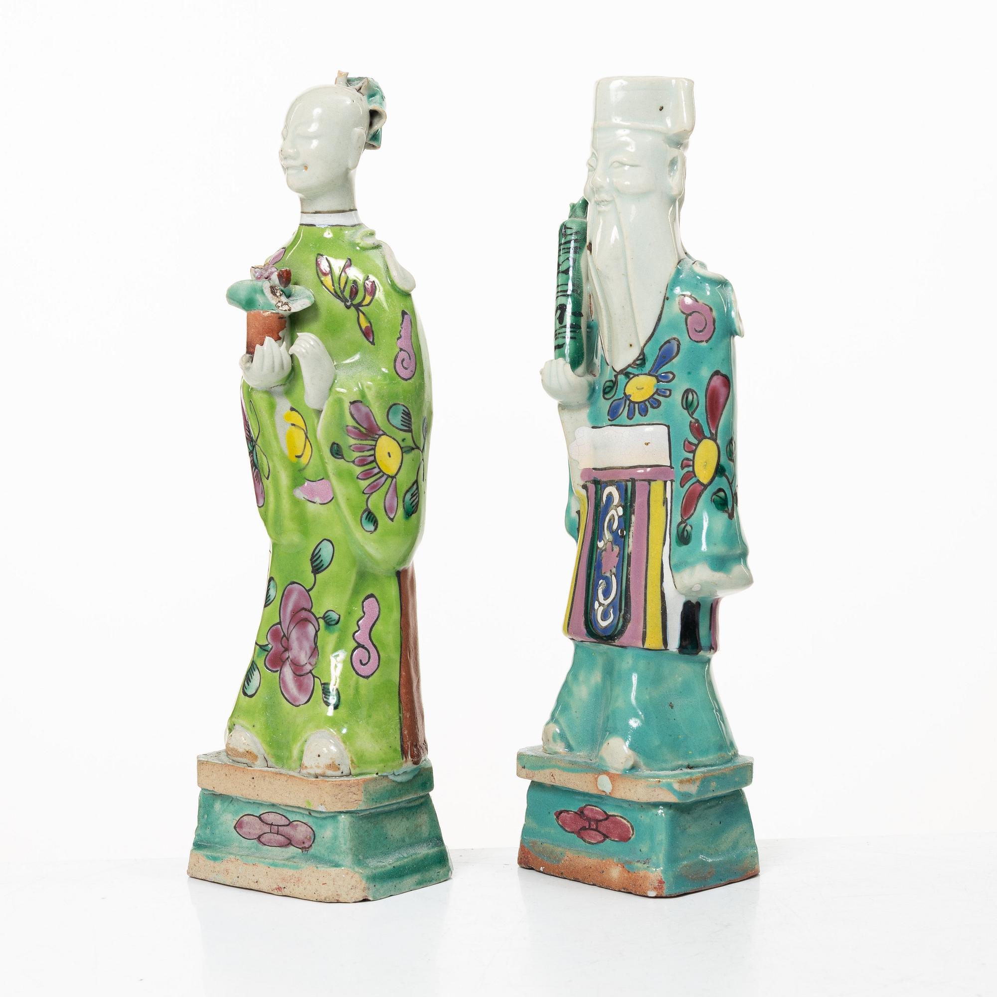 Two famille rose figurines, Qing dynasty, circa 1800.