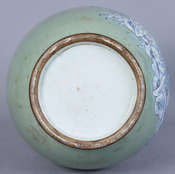 GOLVURNA, porslin, Kina, 1800-tal.