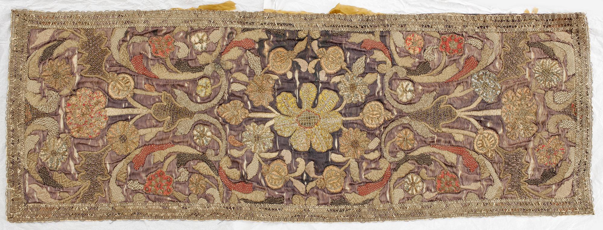 BRODERI, antik, Turkisk, ca 145x53 cm.