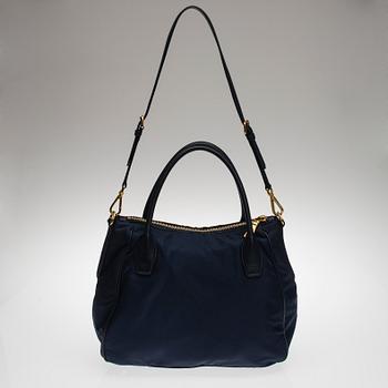 LAUKKU, Prada.
