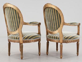 KARMSTOLAR, ett par, Louis XVI-stil, 1900-talets första hälft.