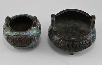 RÖKELSESKAR, 2 st, cloissonné, Kina, 1900-tal.