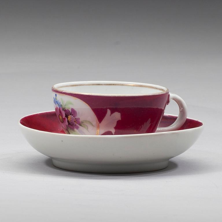 KAFFEKOPP MED FAT, porslin, Gardner, Ryssland 1880-1890.