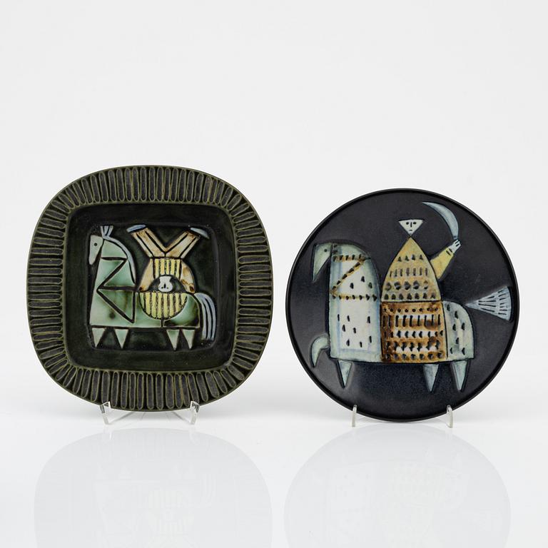 Lisa Larson, vas, skål samt två askfat, stengods,  gustavsberg.