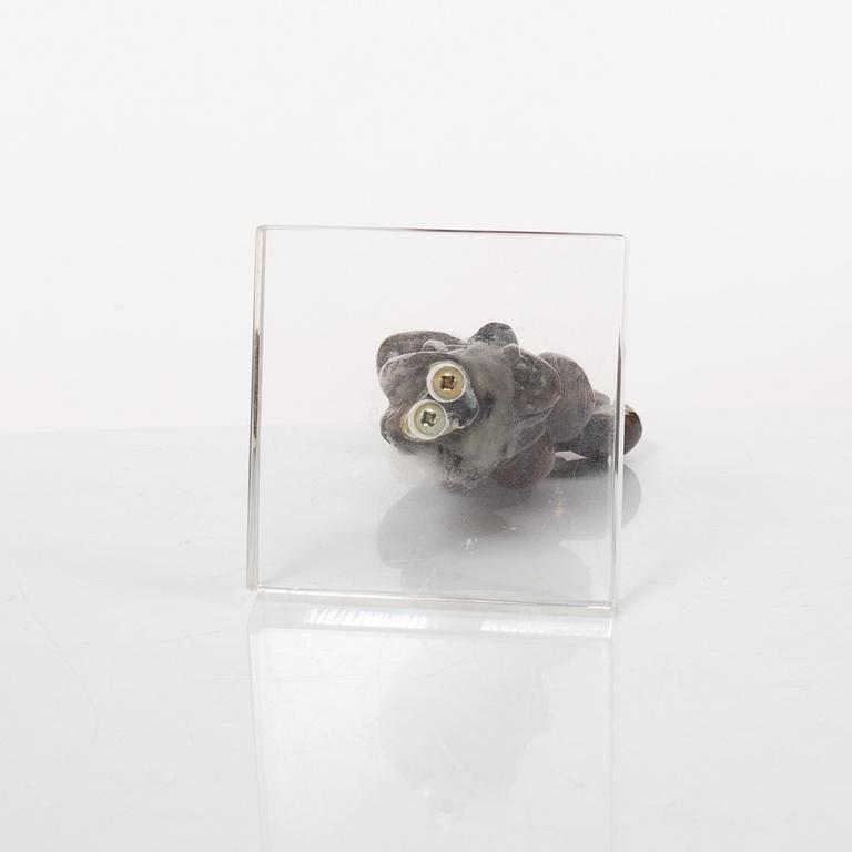 Timo Solin, Porträtt i helfigur.