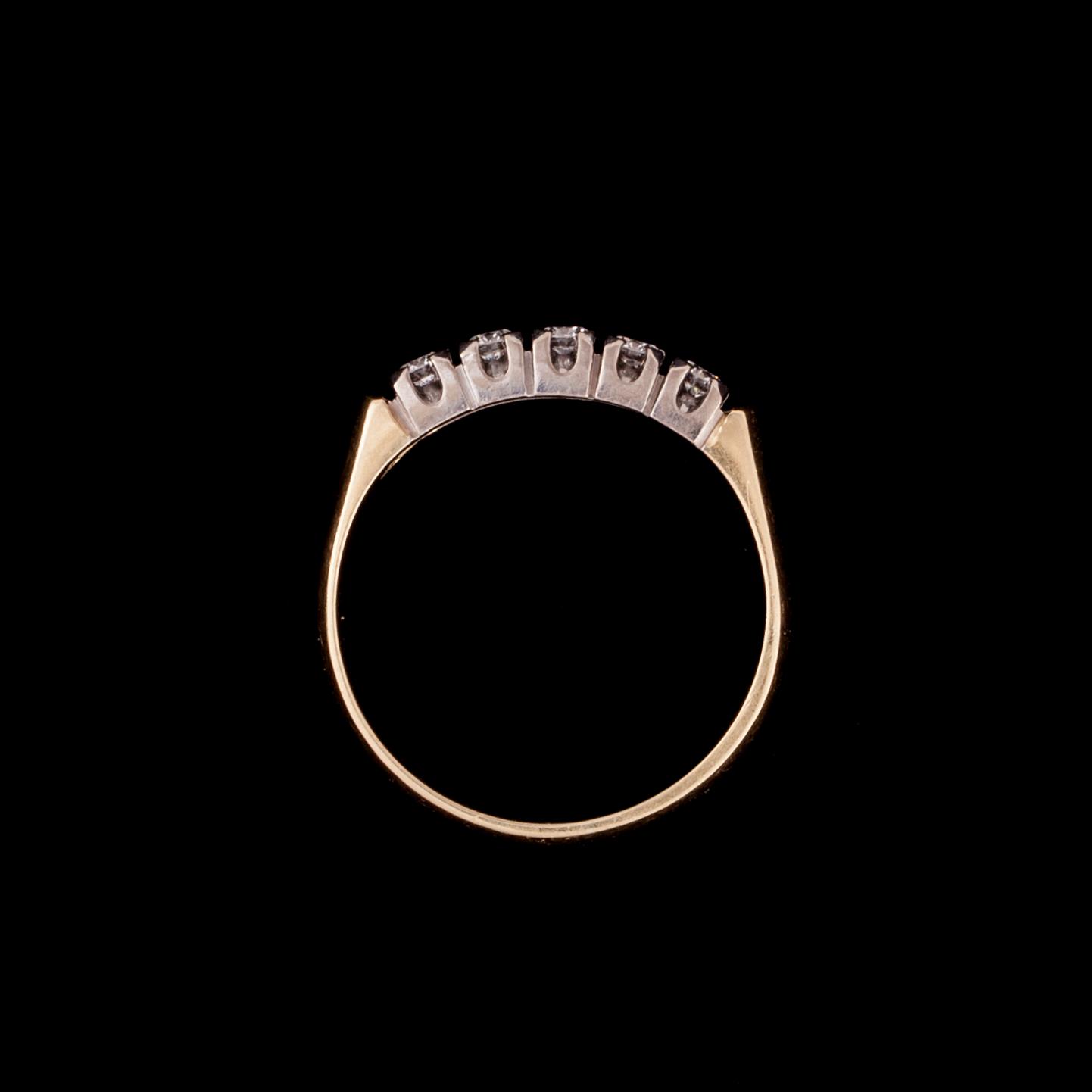 RING, 14K guld, briljantslipade diamanter. Vikt ca 4,1 g.