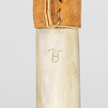 A reindeer horn knife by Per Henrik Simma, signed.