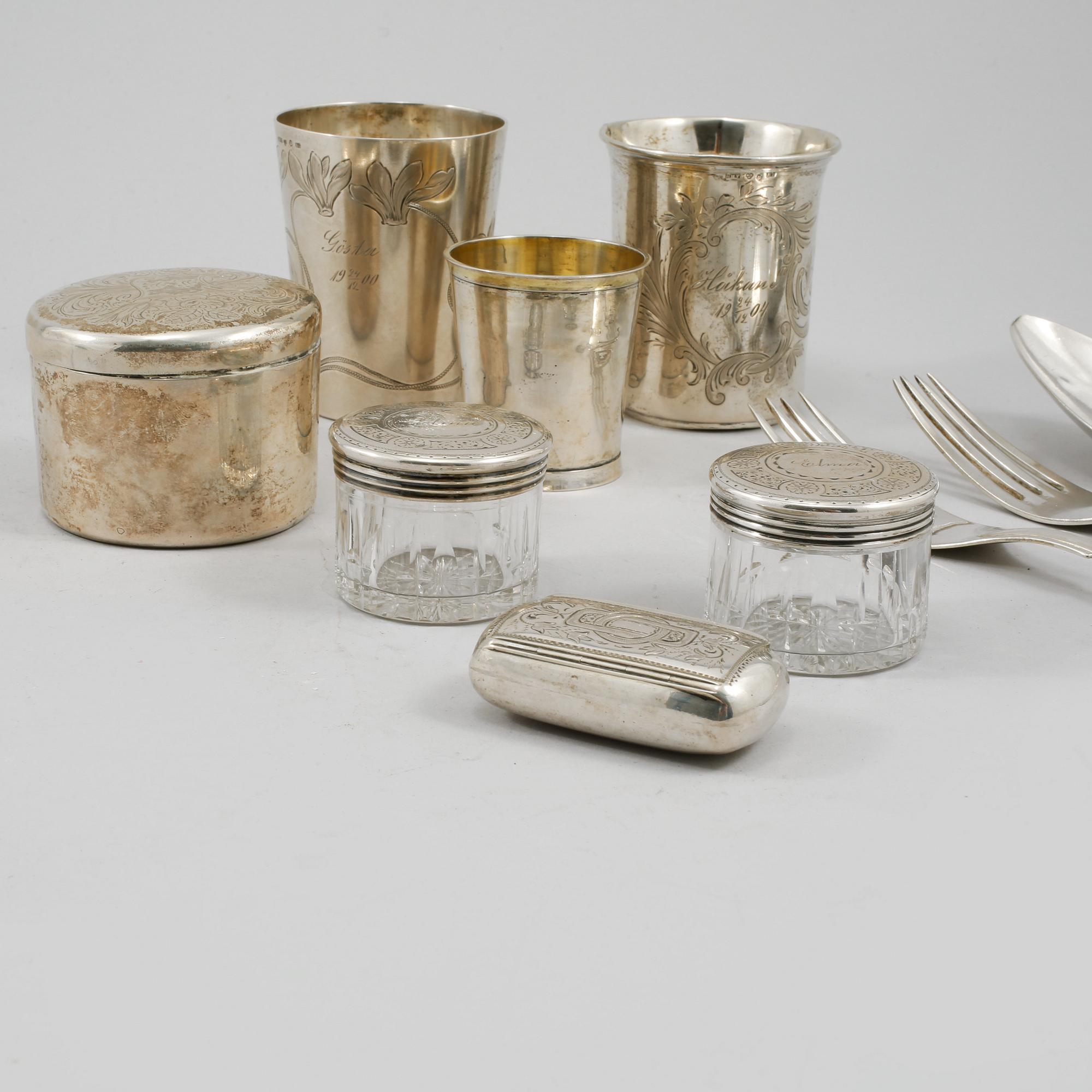 PART SILVER, 13 delar, 1800-talets början till 1900-talets början, total vikt exklusive glas 482 gram.