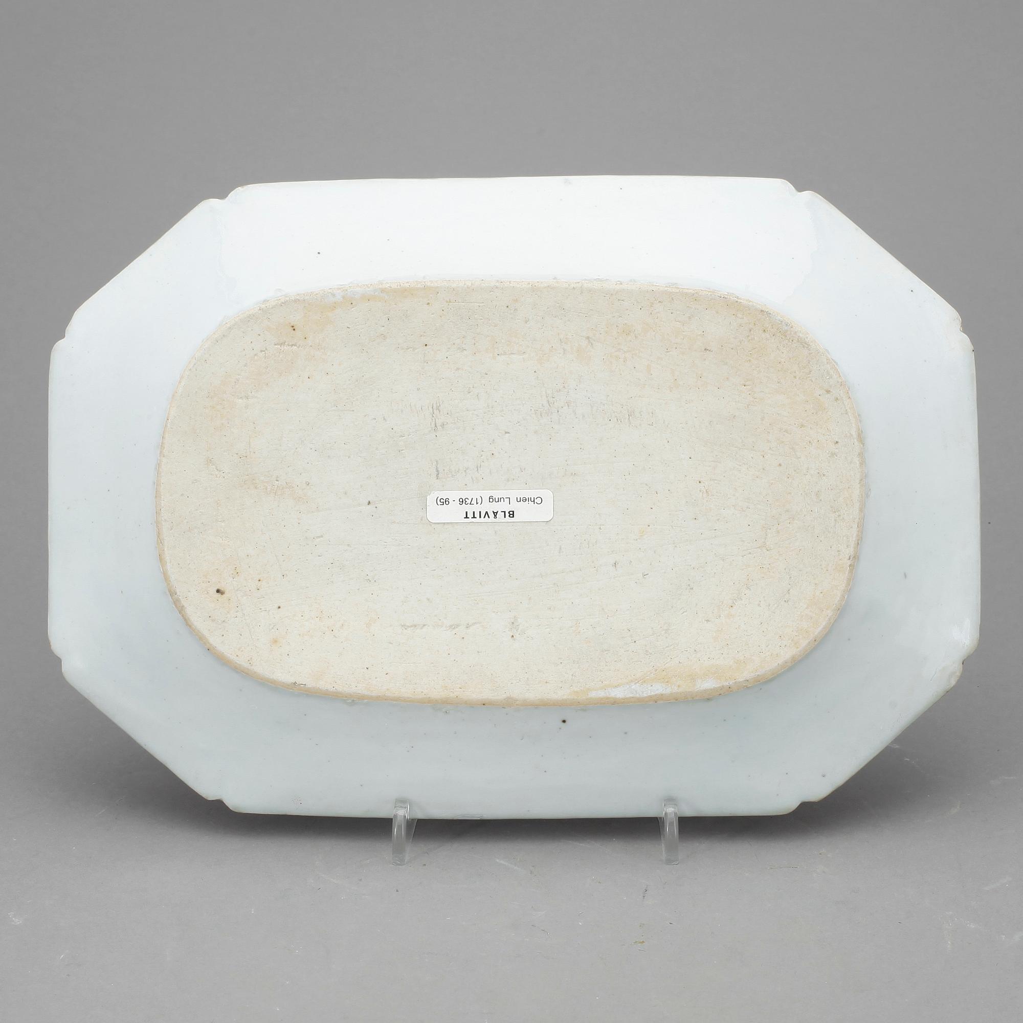 STEKFAT, porslin, Kina, Qing dynastin, Qianlong, 1700-tal.