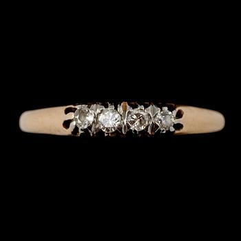 RINGAR 3 st, 18k guld med fasettslipad almandit respektive diamanter, 1900-tal. Vikt 6 g.