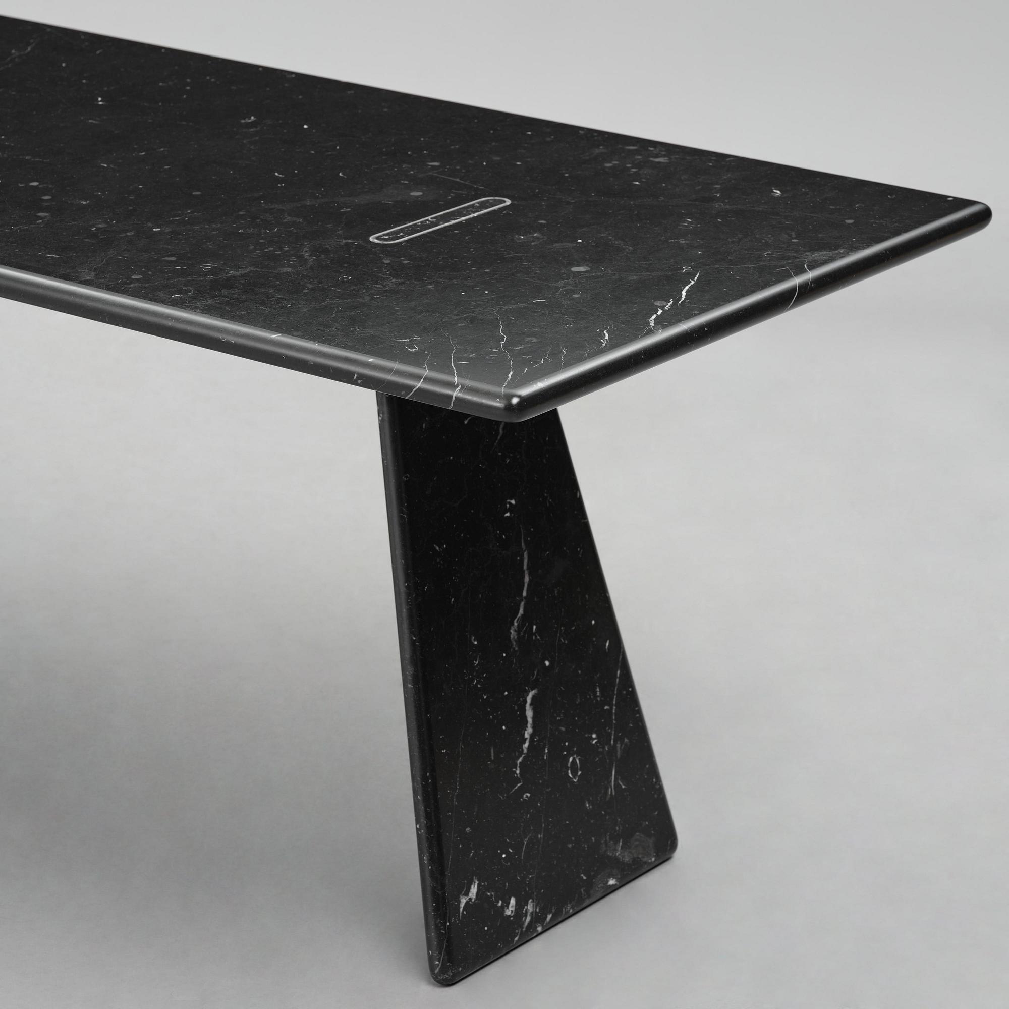 Angelo Mangiarotti, bord, "Asolo", Agapecasa, Italien, 2020.