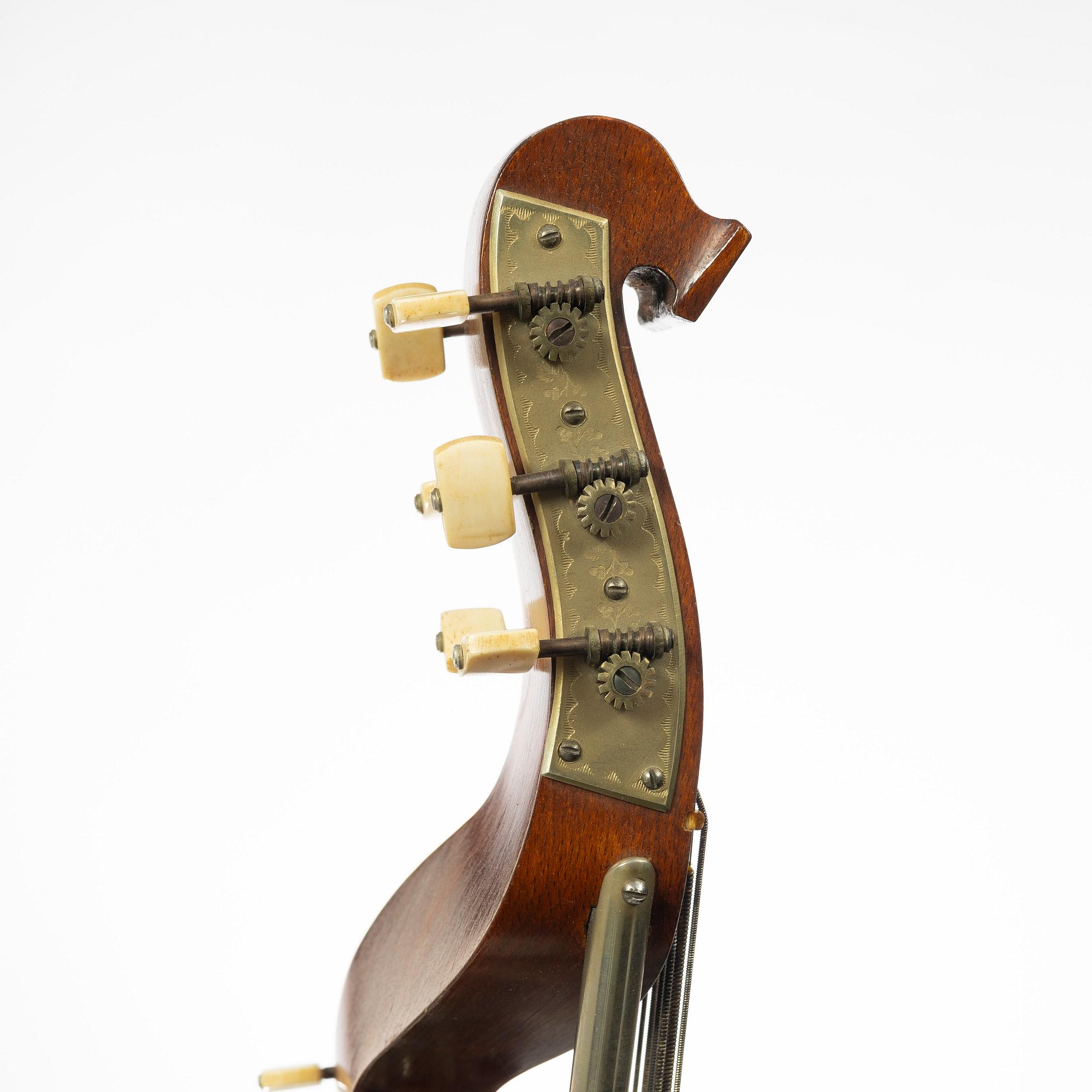 12-string lute, Alfred Brock, Stockholm, 1929.