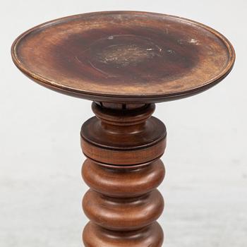 A mahogany pedestal, probably England, first half of the 20th century.