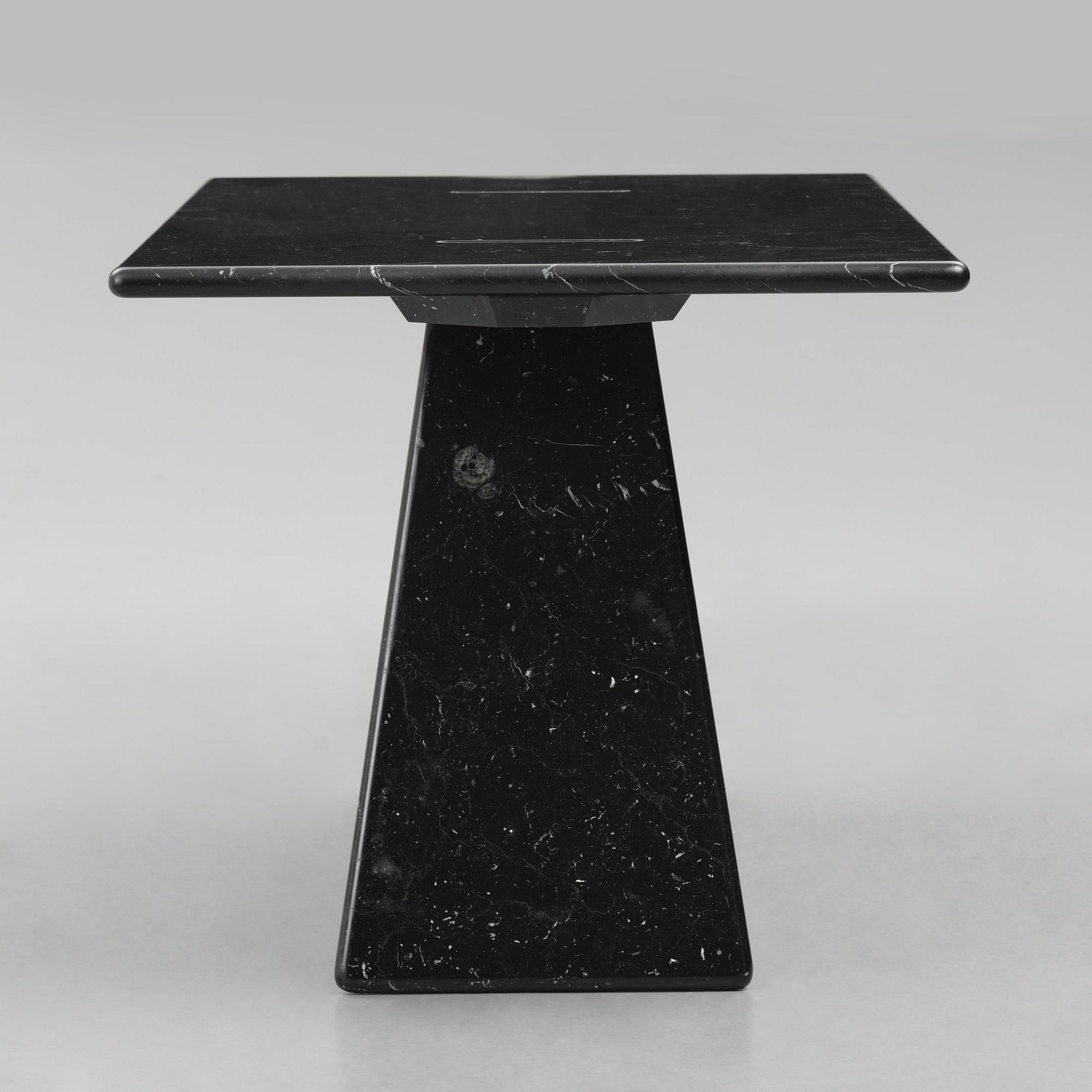 Angelo Mangiarotti, bord, "Asolo", Agapecasa, Italien, 2020.